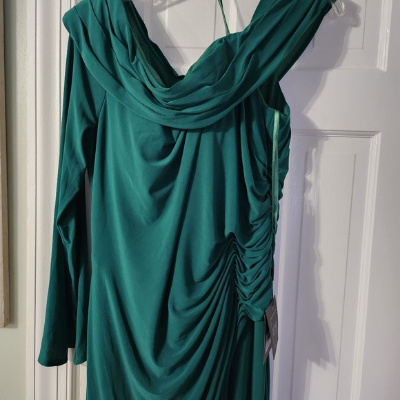 New Mac Duggal Emerald Green Ruched Jersey Drop Shoulder Gown 12 $358 26570 - Picture 8 of 14